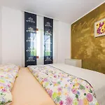 路巴克2号海景度假屋 * Ljubač