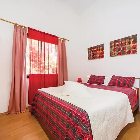 Gorgeous In Ferienhaus Ljubač